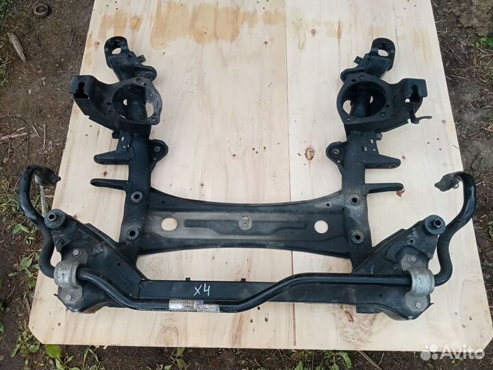 Подрамник на бмв Х4 F26 2015r