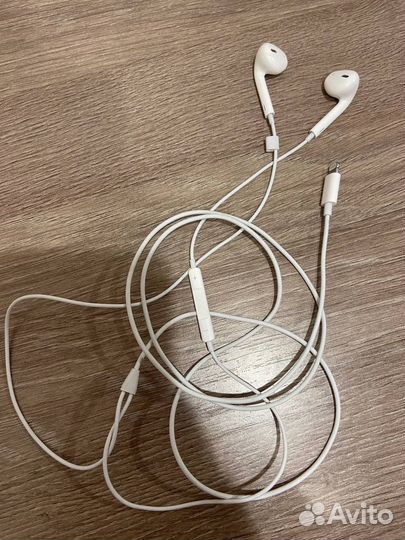 Наушники earpods
