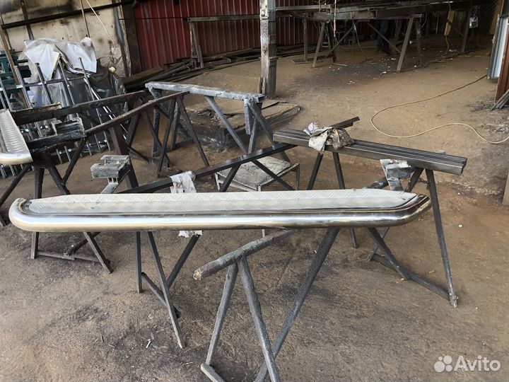 Продаю пороги шевроле нива