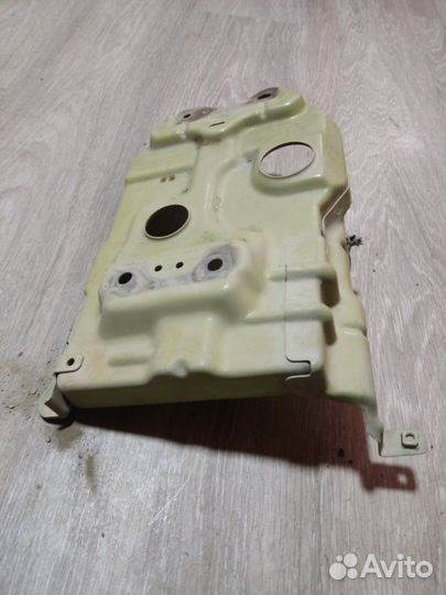 Крепление аккумулятора Chevrolet Aveo T200 F14D3