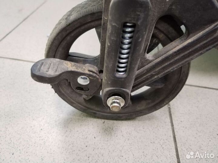 Установка стопорной шайбы на детских колясках