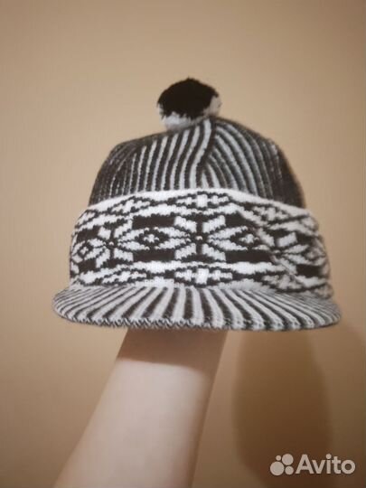 Кепка С бомбончиком из Сериала 