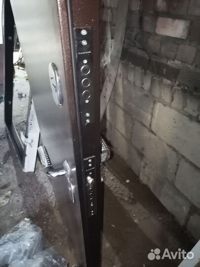 Дверь входная металлическая