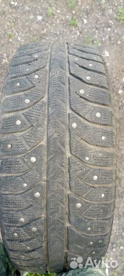 Bridgestone Ice Cruiser 7000 215/60 R16 95T