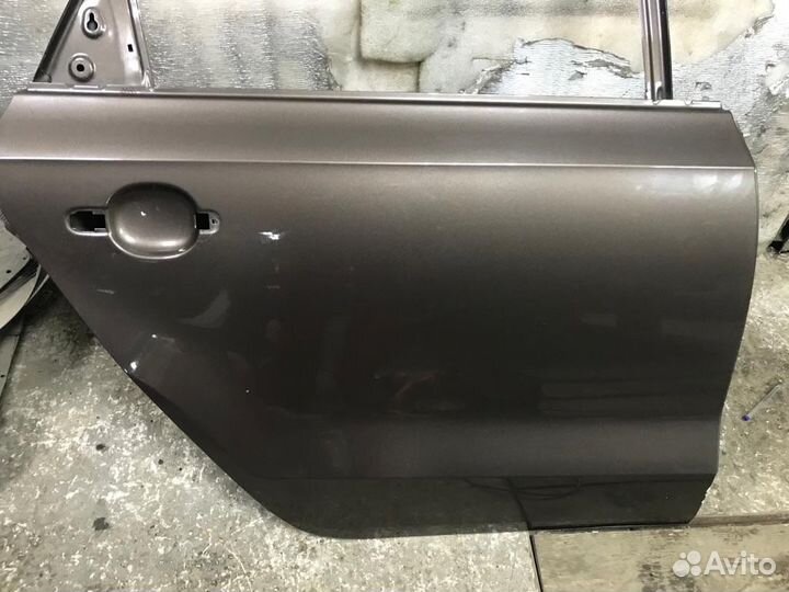 Задняя правая дверь Volkswagen Polo