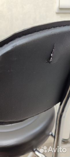 Стул мастера на колесиках