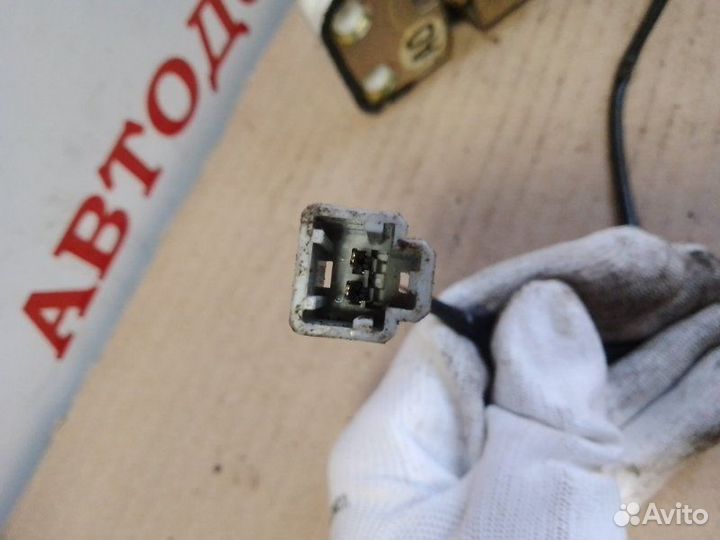 Замок двери задний правый Honda Cr-V 2.0 АКПП 2000