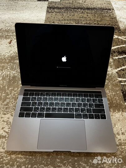 Apple MacBook Pro 13 2017 touch bar