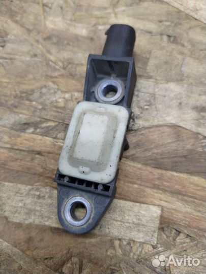 Датчики удара SRS. Крайслер Вояджер караван 05-07г