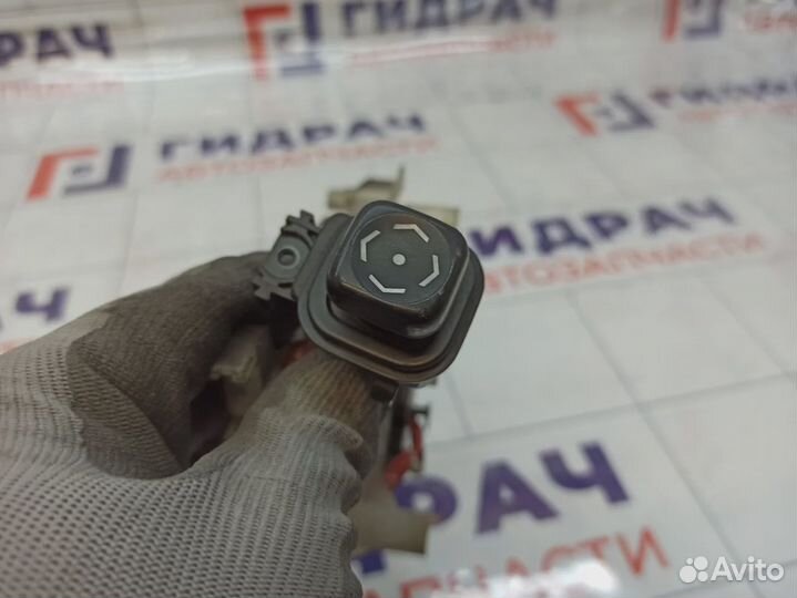 Кнопка регулировку рулевой колонки Toyota Land Cruiser (J100) 89235-50070