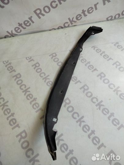 Пыльник двери левый Nissan Fuga 2006