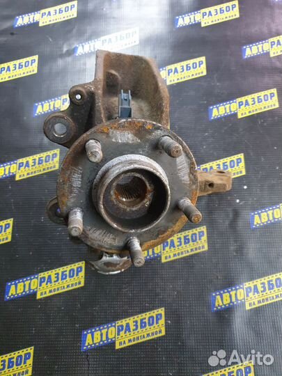 Поворотный кулак передний левый Форд Фокус 2