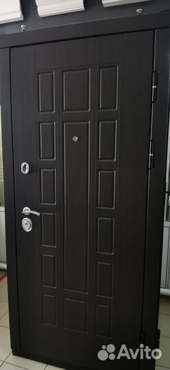 Дверь входная металл Виргиния венге