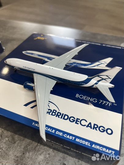 Модель самолета AirBridgeCargo Boeing777F 1:400