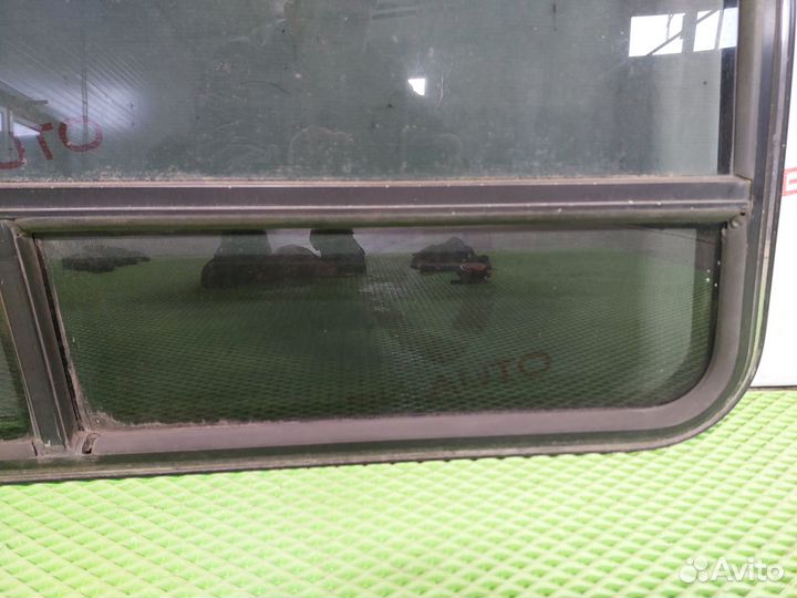 Стекло заднее боковое GMC Vandura 91г