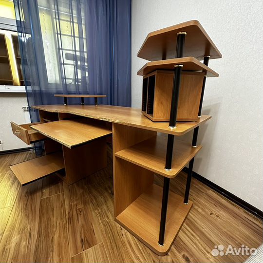 Компьютерный стол