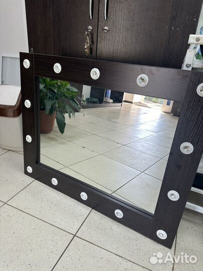 Продам зеркало с подсветкой