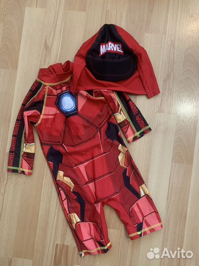 Костюм для плавания