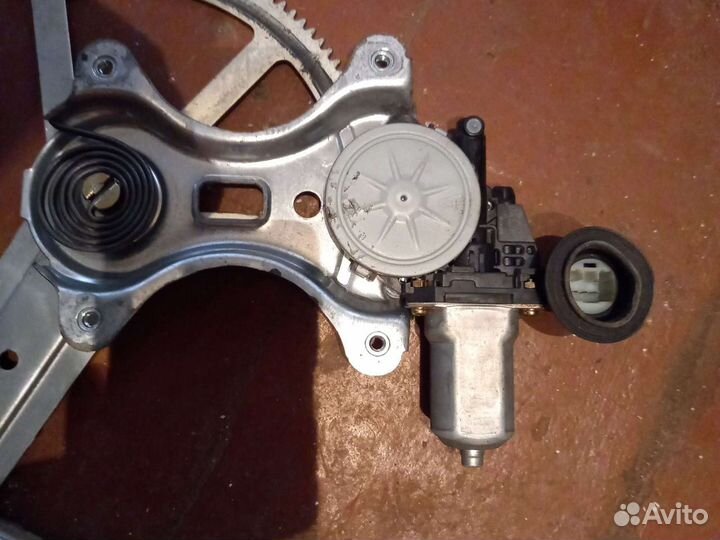 Стеклоподъёмник Toyota Prado 120