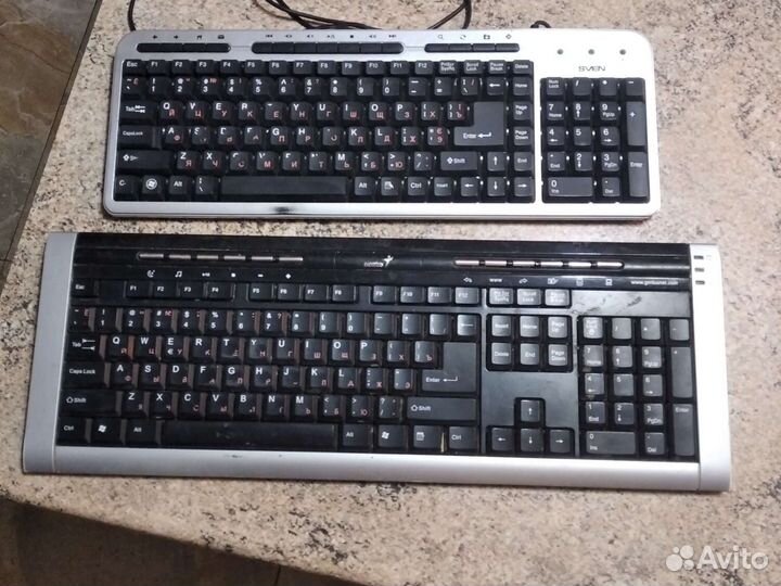 Монитор для компьютера + соединительные провода