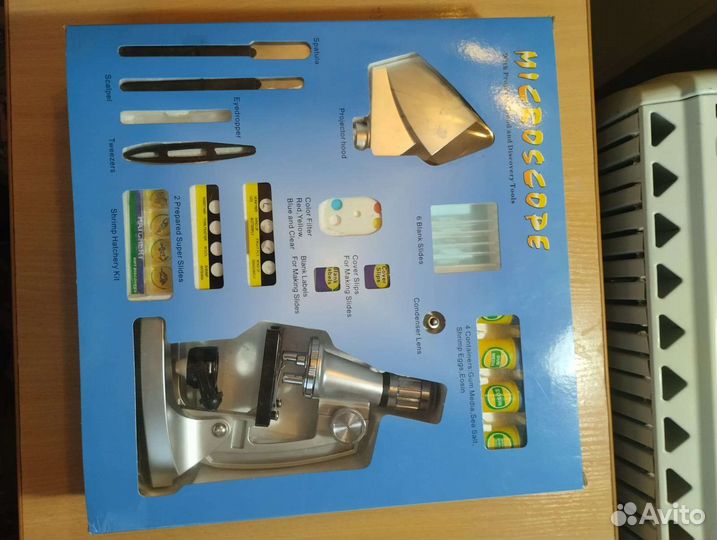 Микроскоп с пректором