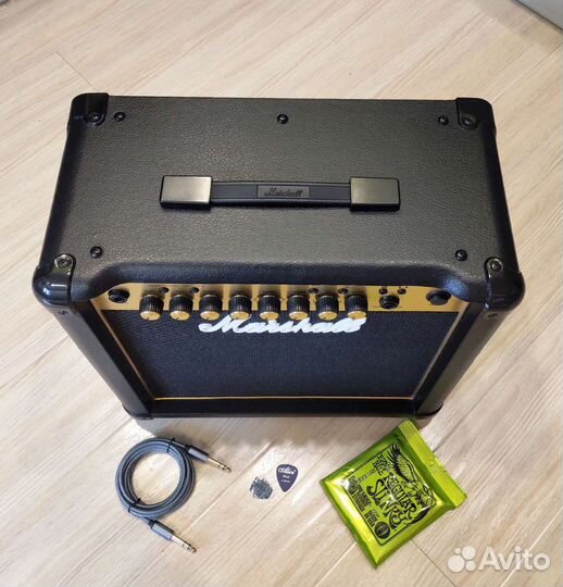 Marshall MG15FX Gold (Комбоусилитель с Эффектами)