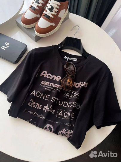 Футболка Acne