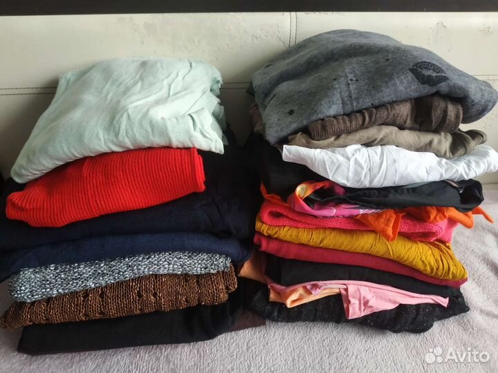 Вещи 48-50 р. отдам за шоколадку