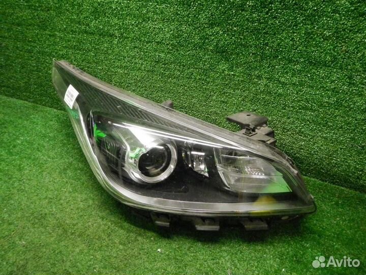 Фара правая Kia Rio