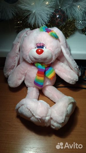 Кролик розовый Новогодний поет песню