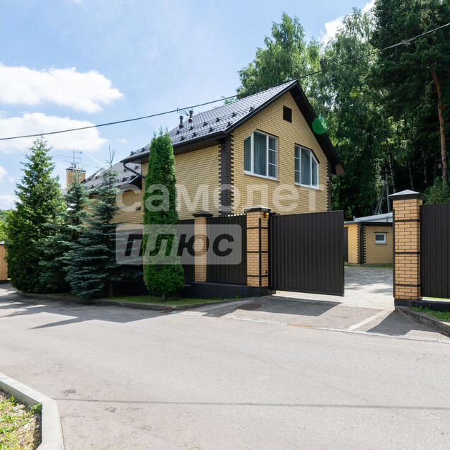 Дом 145 м² на участке 7 сот.