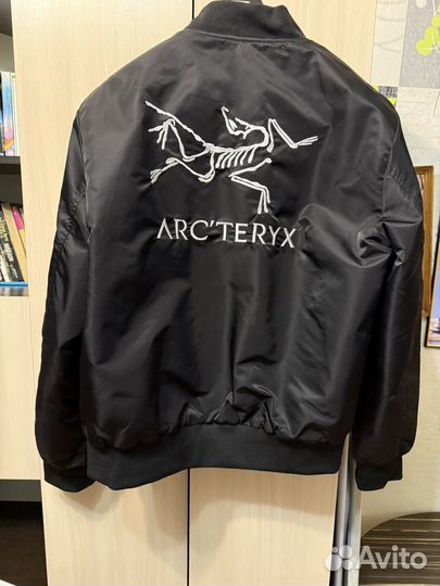Бомбер arcteryx