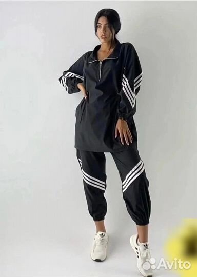 Спортивный костюм женский
