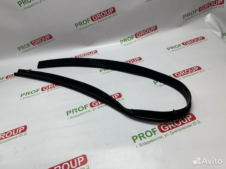 Уплотнитель капота Toyota Land Cruiser 100 53183-6