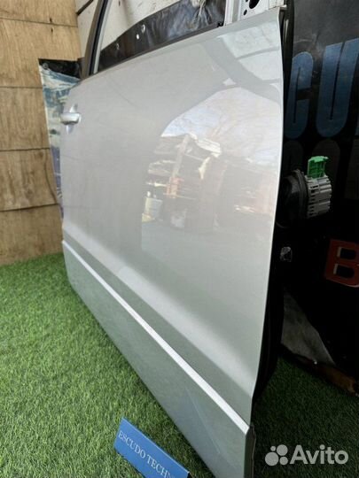 Дверь передняя правая Suzuki Escudo/Grand Vitara