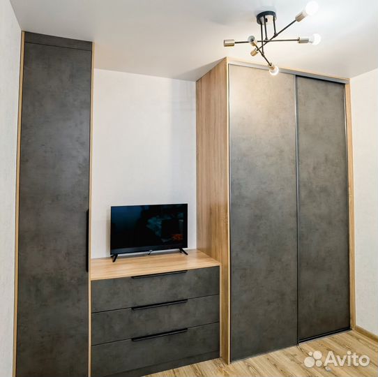 Распашной шкаф на заказ. Фабрика