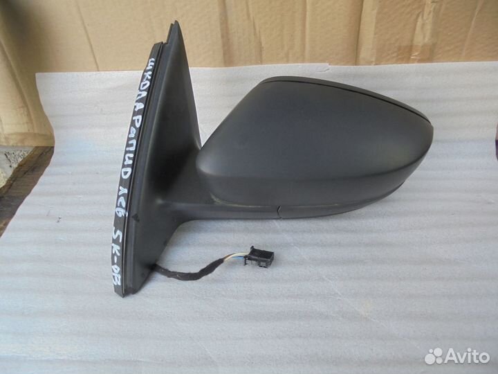Зеркало левое без повторителя Skoda Rapid 1