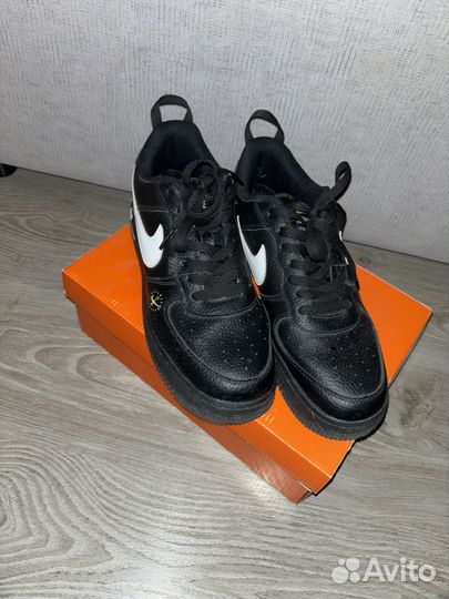 Продаю кроссовки Nike air Force 1