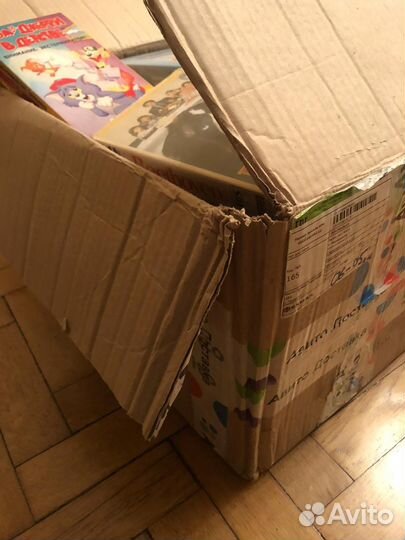 Коробка видео кассет