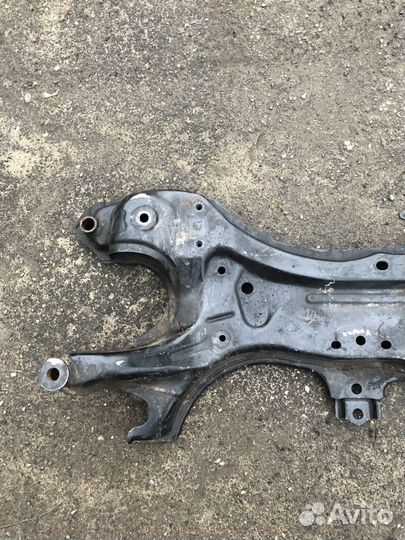 Подрамник передний Toyota Corolla Verso