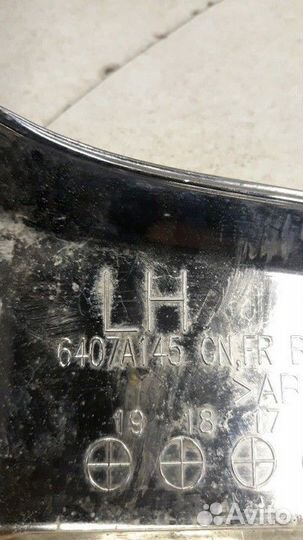 Накладка бампера переднего левая верхняя часть