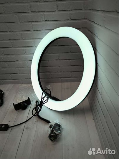 Кольцевая лампа 33см со штативом