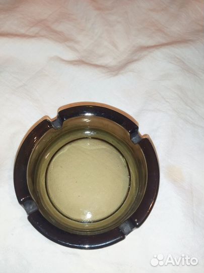 Пепельница темное стекло