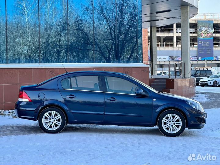 Opel Astra 1.6 МТ, 2010, 260 504 км