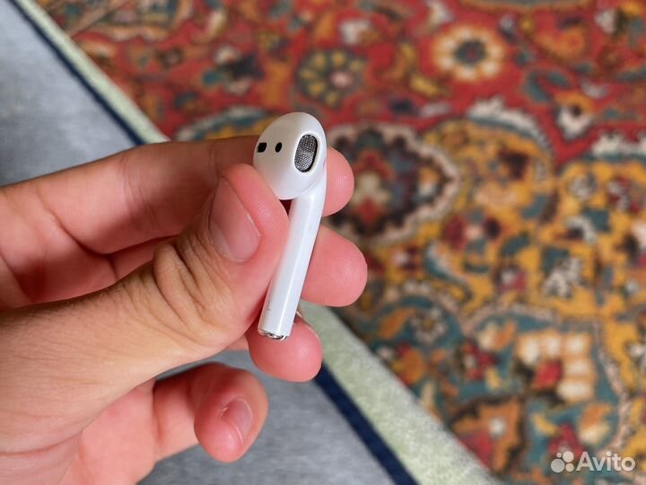 Airpods 1 кейс и левый наушник