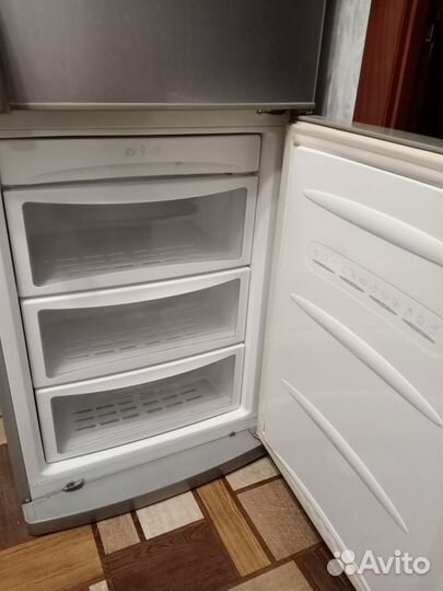 Холодильник бу LG