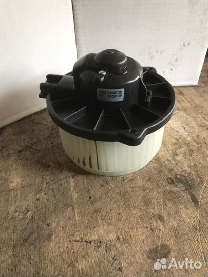 Мотор печки Mitsubishi Delica 1997