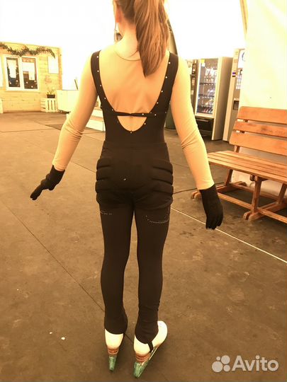 Комбинезон для занятий фигурным катанием