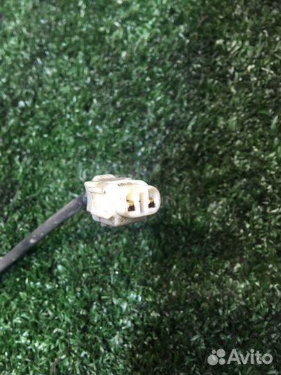 Датчик abs передний правый Lexus Es330 MCV31