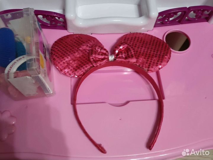 Столик детский,плюс заколки
